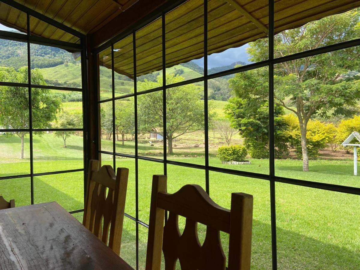 Vila Quinta Do Papagaio Pouso Alto Exteriér fotografie